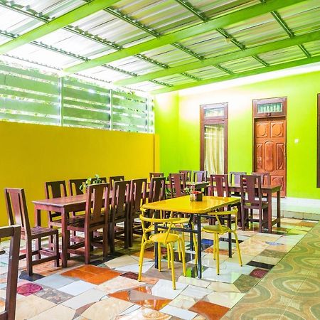 Super Oyo 1682 Greenia Hotel Kupang (East Nusa Tenggara) Exterior foto