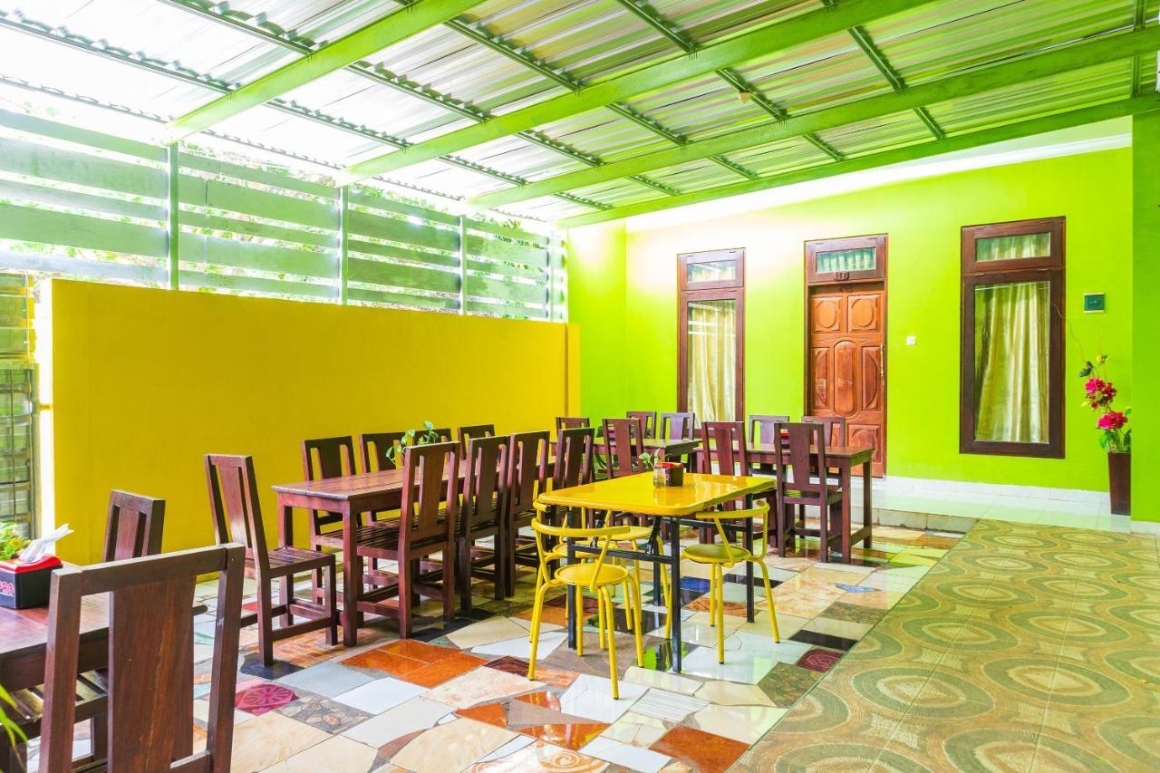 Super Oyo 1682 Greenia Hotel Kupang (East Nusa Tenggara) Exterior foto