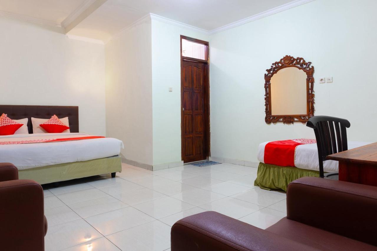 Super Oyo 1682 Greenia Hotel Kupang (East Nusa Tenggara) Exterior foto