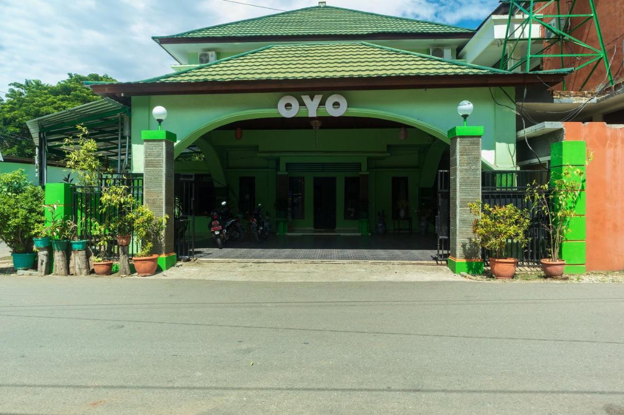 Super Oyo 1682 Greenia Hotel Kupang (East Nusa Tenggara) Exterior foto