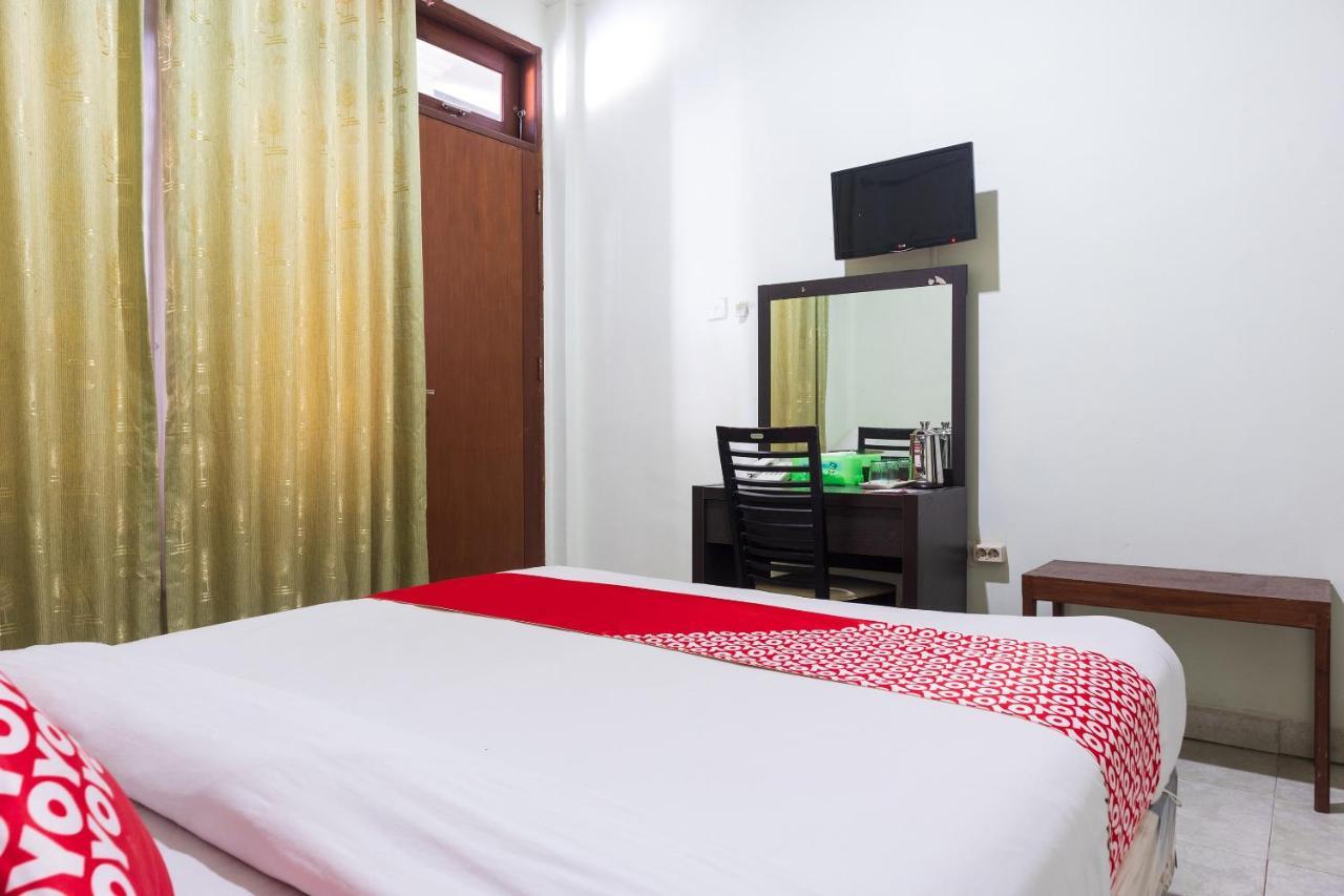 Super Oyo 1682 Greenia Hotel Kupang (East Nusa Tenggara) Exterior foto
